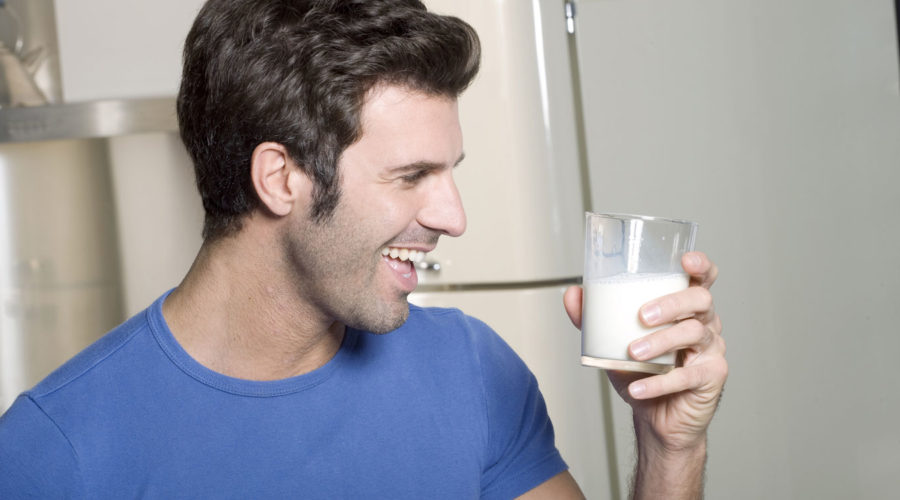 Как принимать молоко для набора мышечной массы