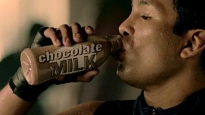 шоколадное молоко - напиток для здоровья или спорта