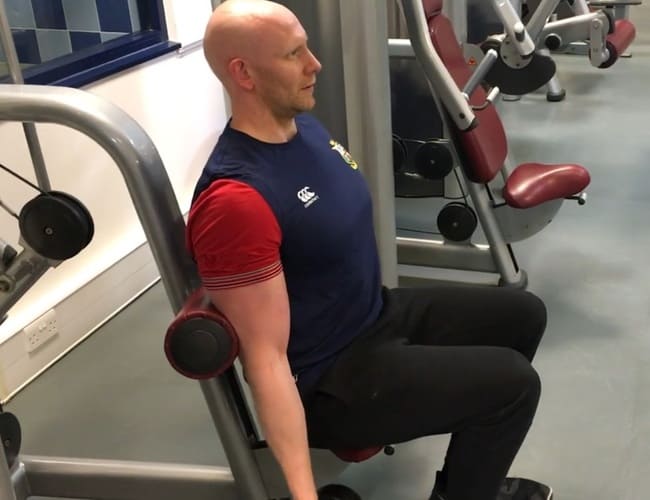 использовать валик для тренировки